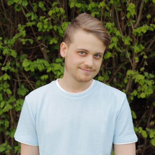 Johan Grundling, recipe video producer and editor for food bloggers
